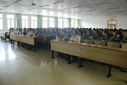bat365官网举行2016级新生开学典礼暨师生见面会