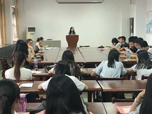bat365官网研究生会顺利召开总结表彰换届会议