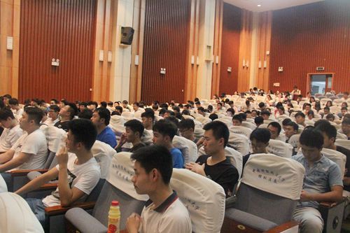 bat365官网开展2014级本科生实习培训课