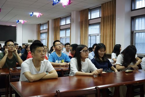 看革命电影,忆峥嵘岁月——bat365官网研究生党支部“两学一做”活动记