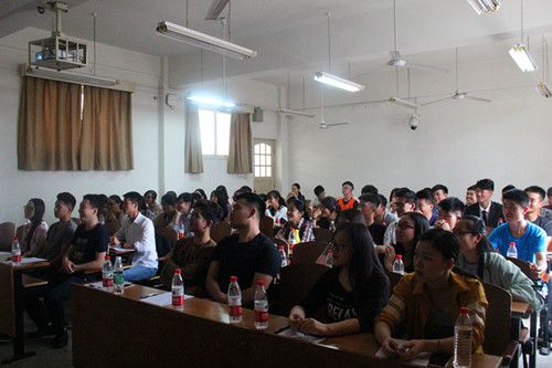 bat365官网国旗护卫队开展“两学一做”主题系列活动
