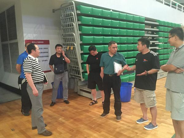 中南大后勤保障部、体育部、物业中心、bat365在线平台官网等相关单位联合安置受灾学生